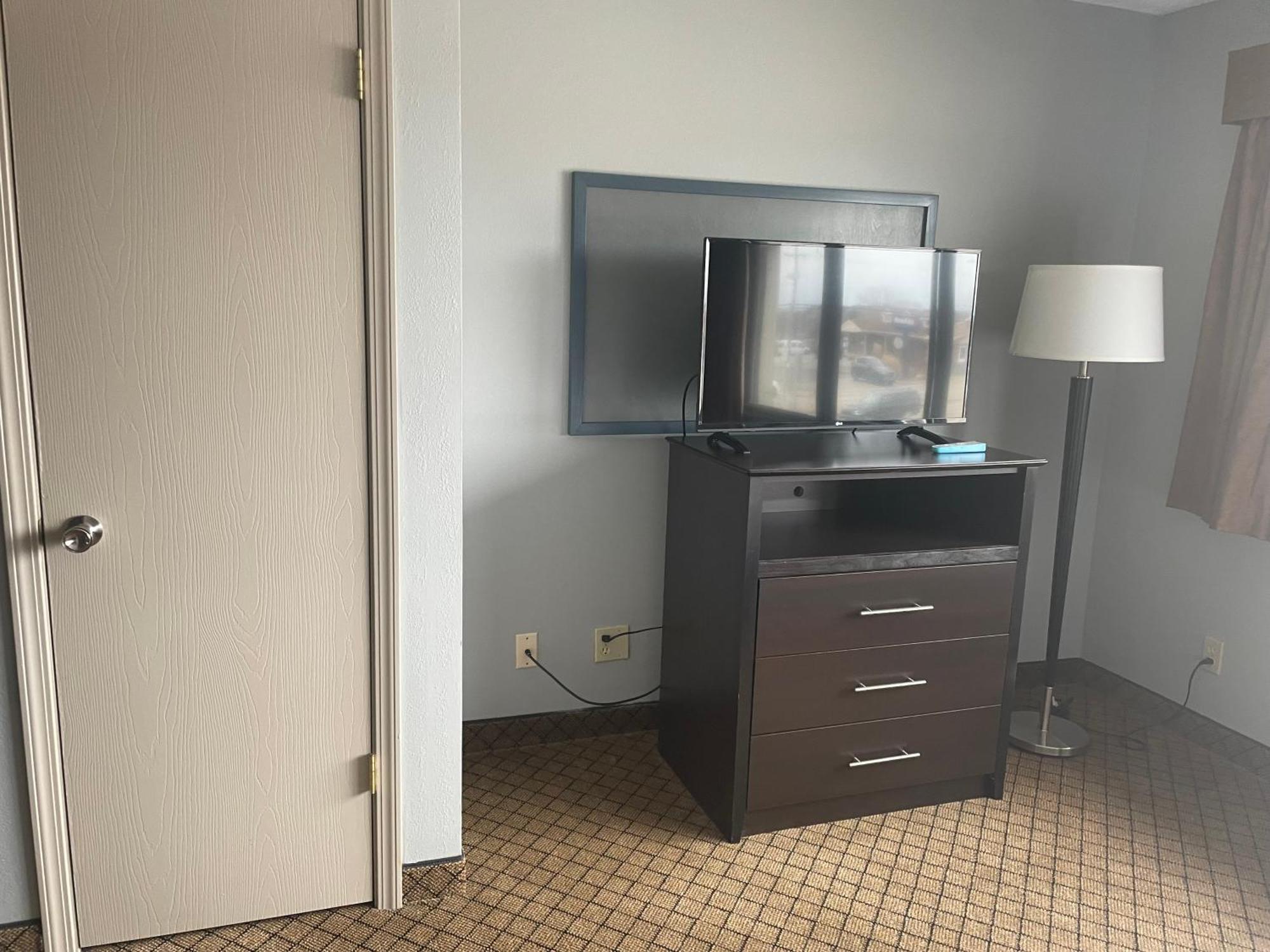 Americinn By Wyndham Hartford Wi מראה חיצוני תמונה