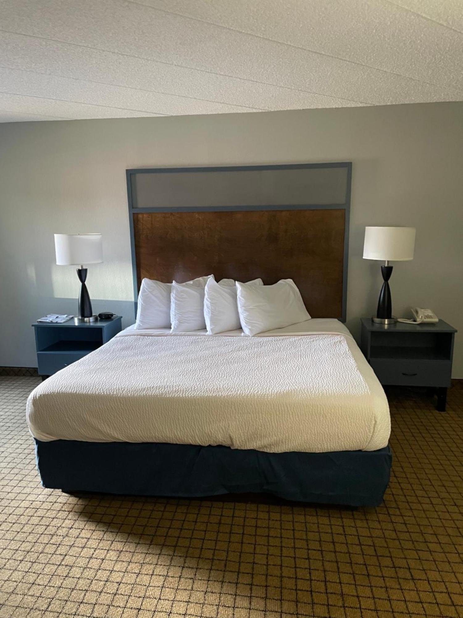 Americinn By Wyndham Hartford Wi מראה חיצוני תמונה