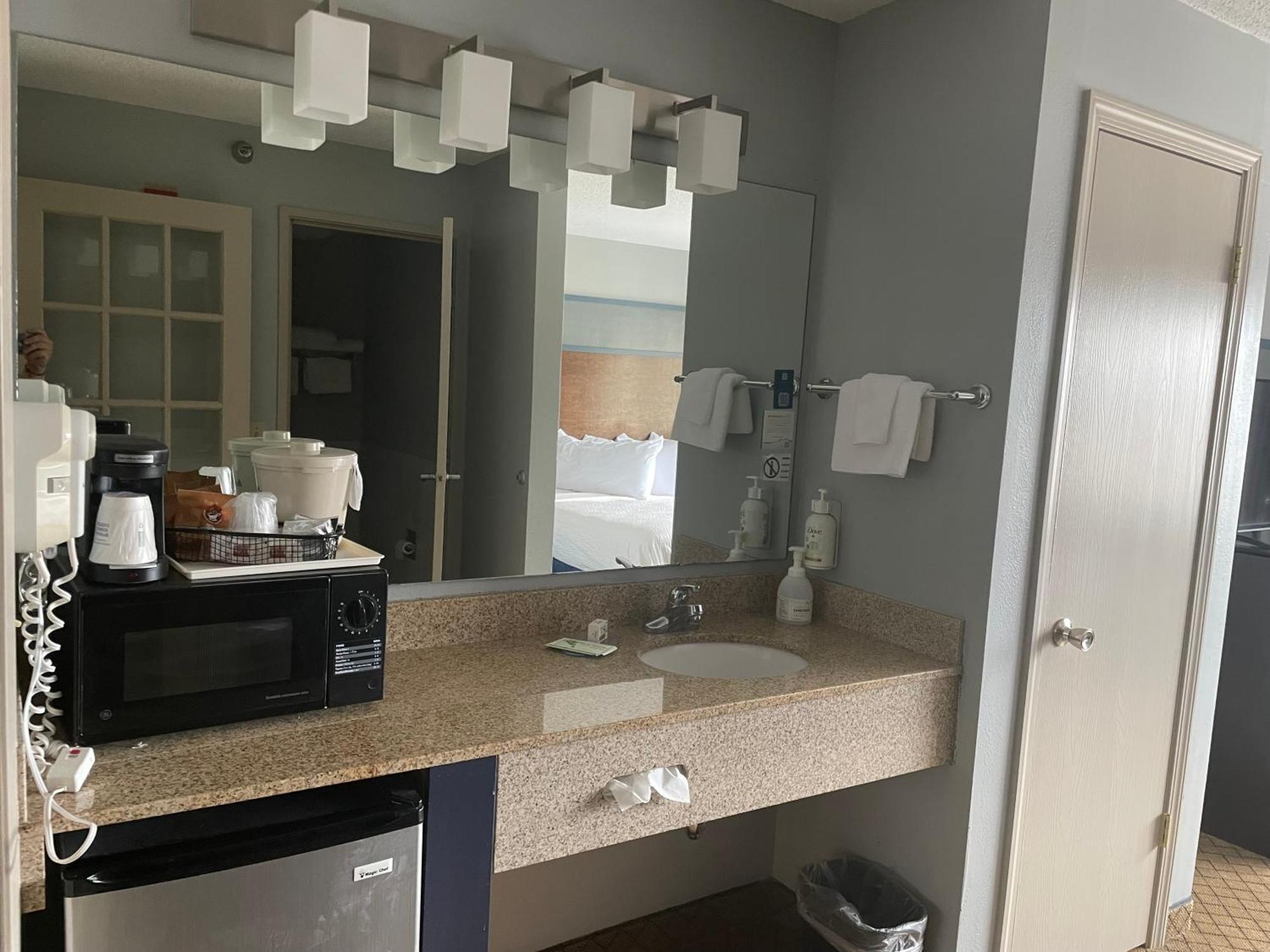 Americinn By Wyndham Hartford Wi מראה חיצוני תמונה