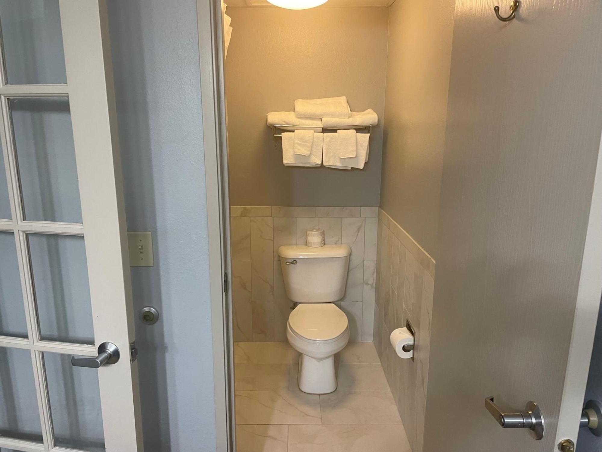 Americinn By Wyndham Hartford Wi מראה חיצוני תמונה