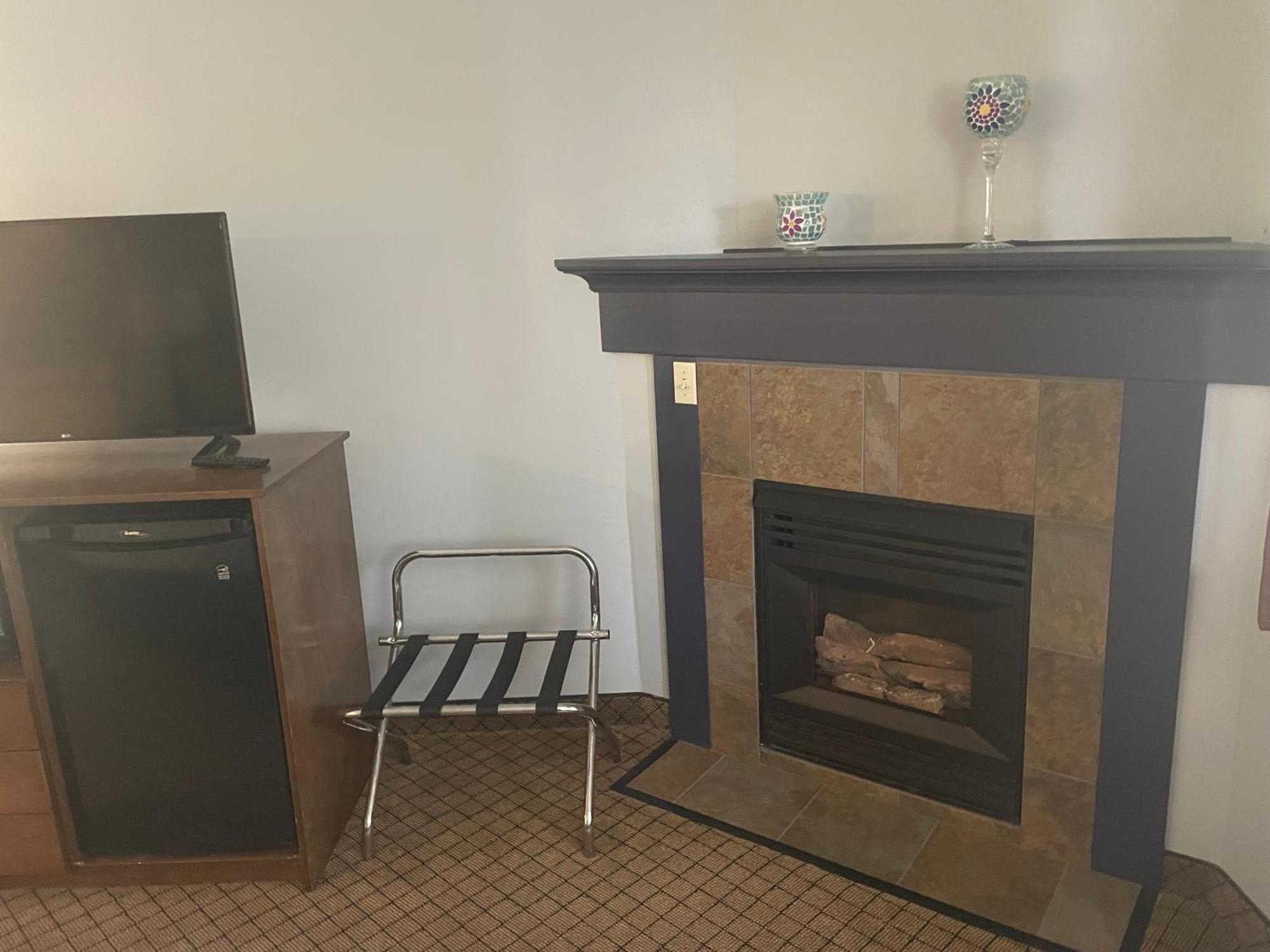 Americinn By Wyndham Hartford Wi מראה חיצוני תמונה